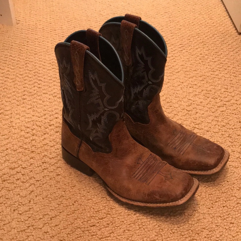 Kids Ariat boots size 3 cowgirl/boy
